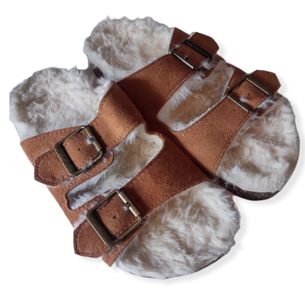 Faux Fur Lined Cork Tan Vegan Suede Buckle Strap Sandals Women's Size 5/6